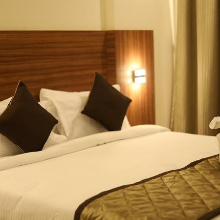Kyriad Hotel Solapur By Othpl Eksteriør billede