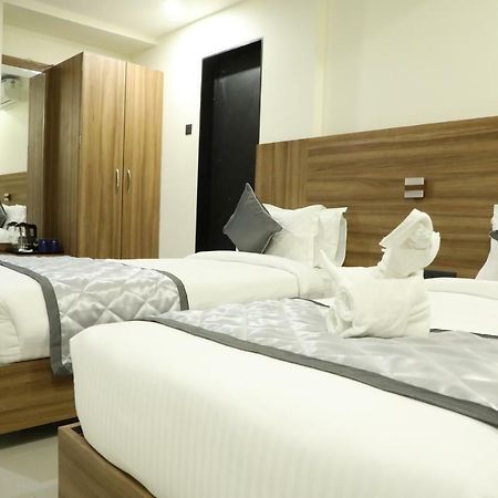 Kyriad Hotel Solapur By Othpl Eksteriør billede