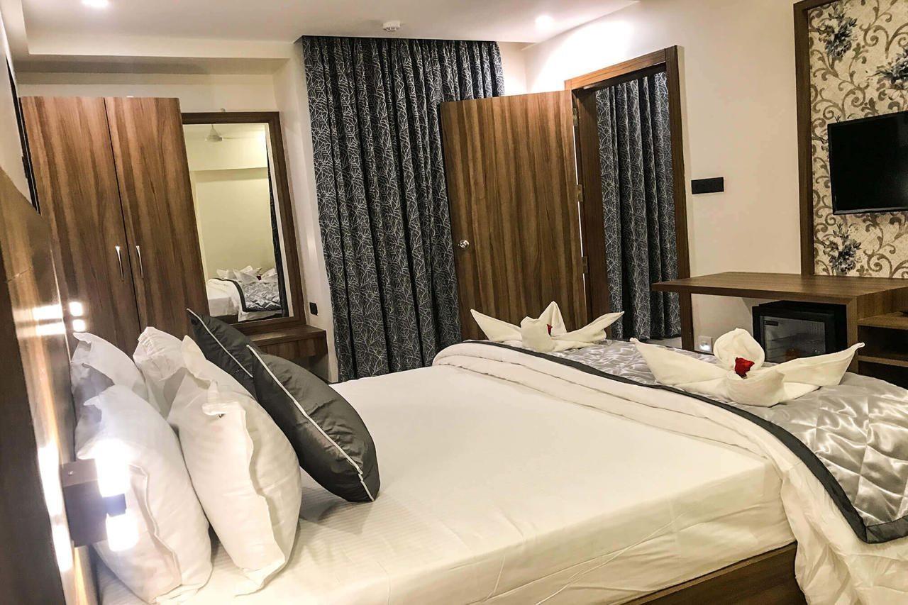 Kyriad Hotel Solapur By Othpl Eksteriør billede
