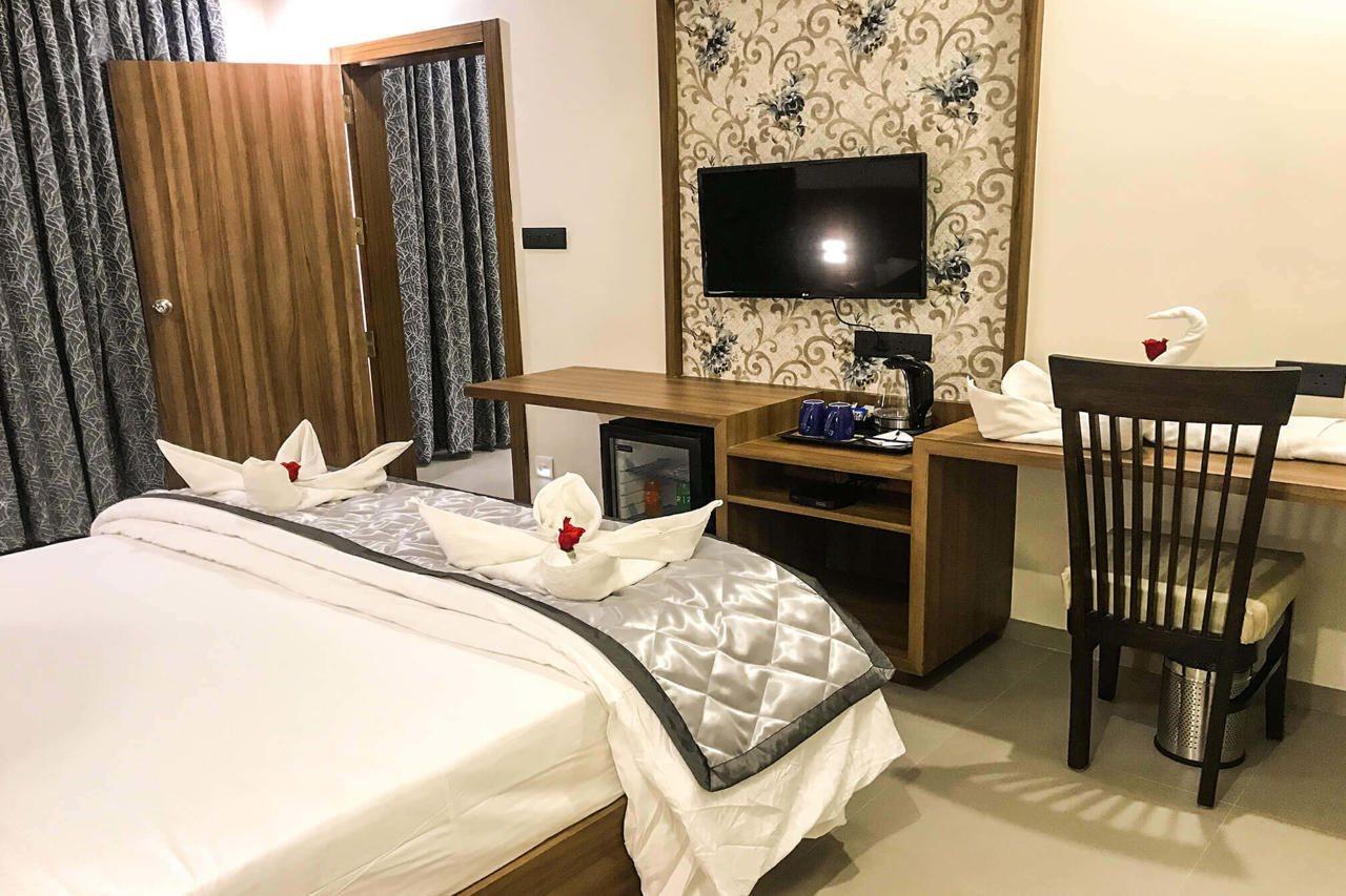 Kyriad Hotel Solapur By Othpl Eksteriør billede