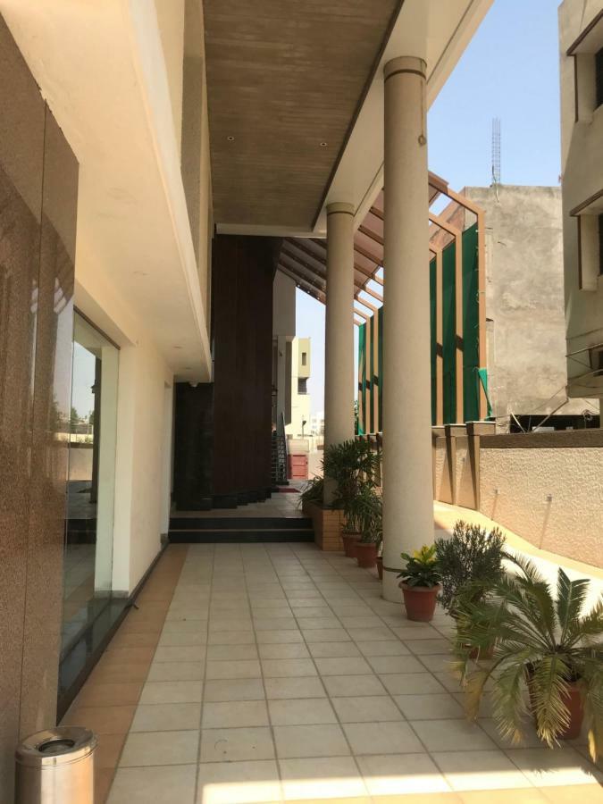 Kyriad Hotel Solapur By Othpl Eksteriør billede