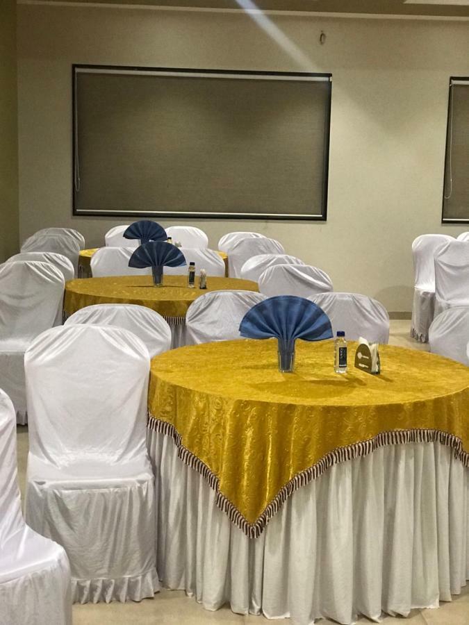 Kyriad Hotel Solapur By Othpl Eksteriør billede