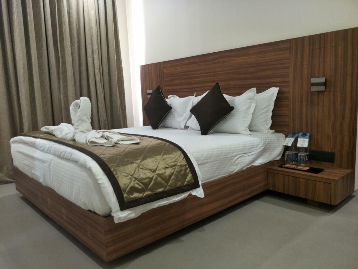 Kyriad Hotel Solapur By Othpl Eksteriør billede